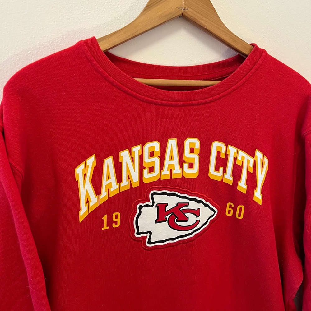 Kansas City Chiefs Red Embroidered Sweatshirt Women’s Large - Picture 3 of 7